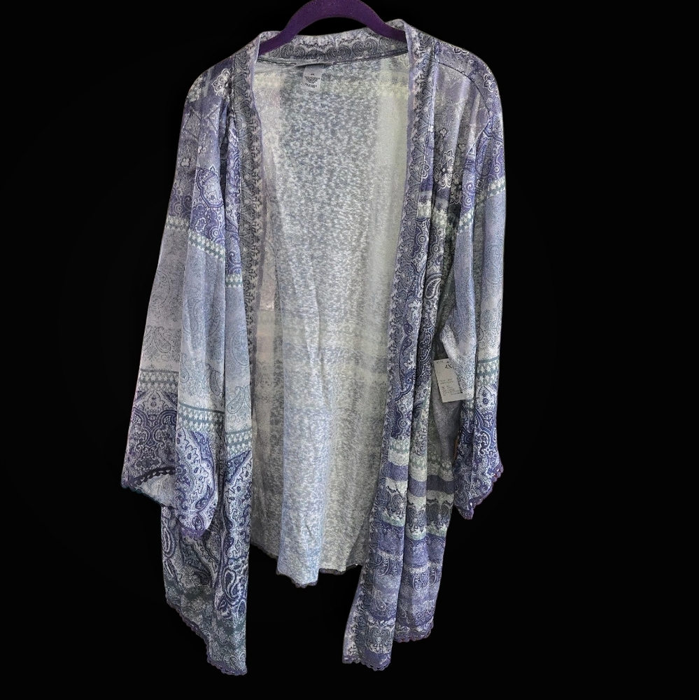 Catherines Lavnder And Cream With Sage Paisley Kimono. Size 4X US.NWT.